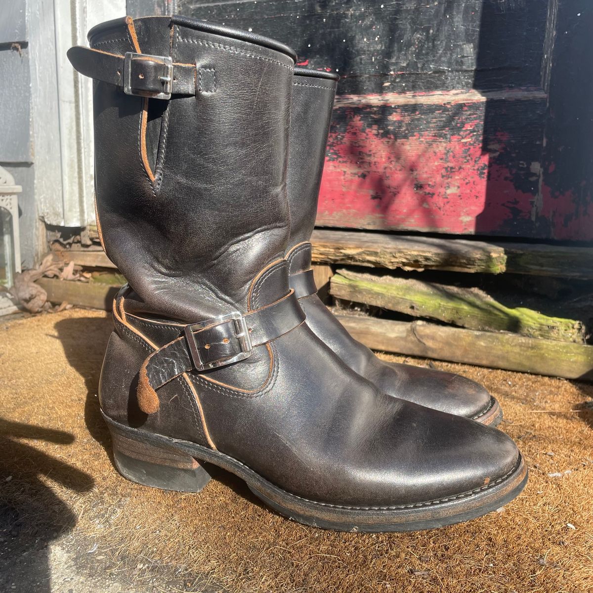 Photo by 9268Klondike on February 19, 2024 of the Attractions BILTBUCK Engineer Boots in Black Italian Horsebutt.
