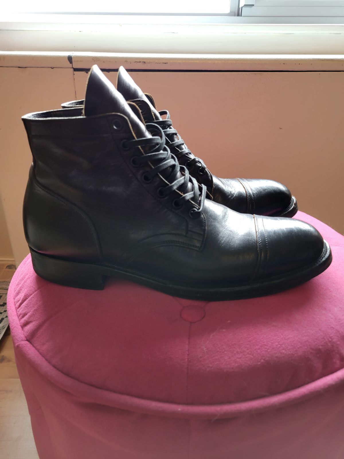 Photo by CrizzleLovesNaps on April 1, 2023 of the Viberg Service Boot in Shinki Black Latigo Teacore Horsehide.