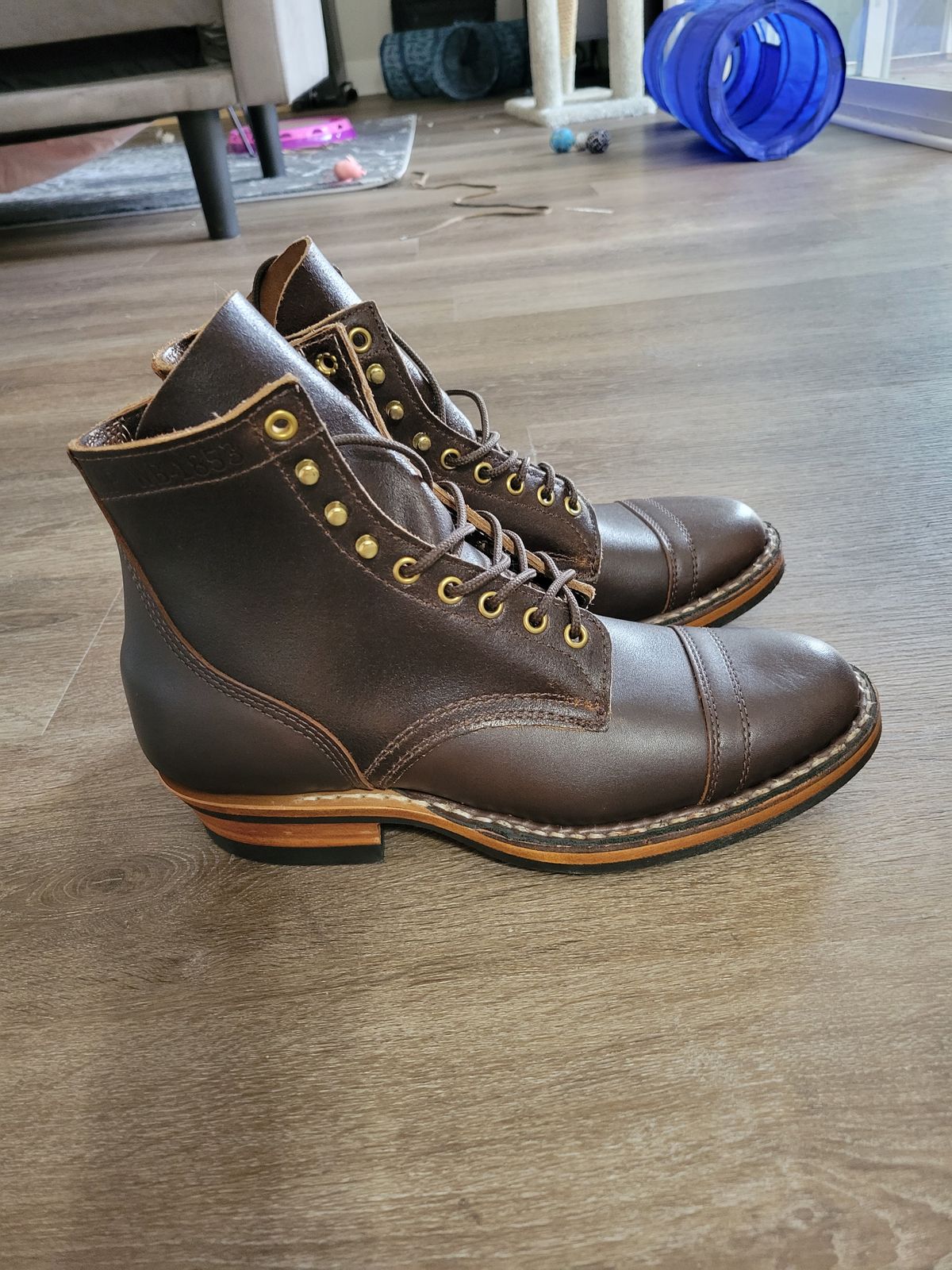 Photo by CrizzleLovesNaps on October 1, 2023 of the White's MP-M1TC in Seidel Brown Dress & Horween Dark Brown Waxed Flesh.