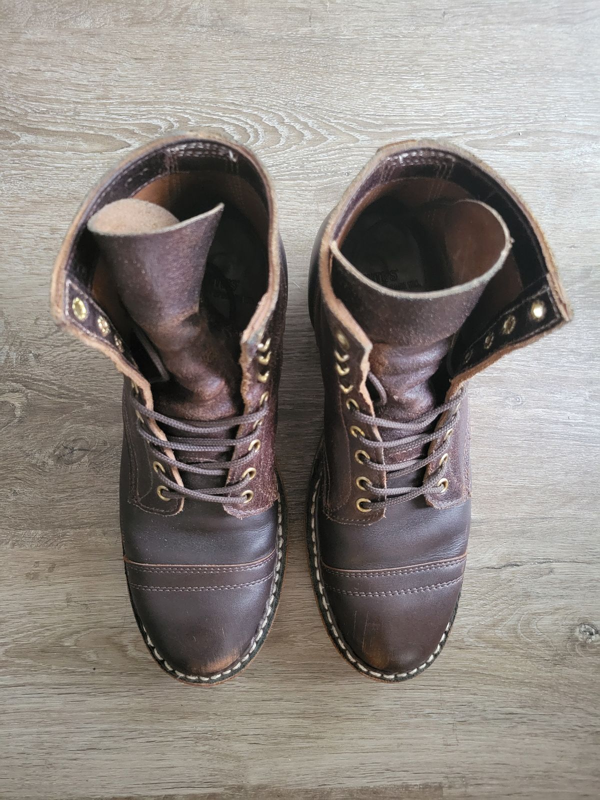 Photo by CrizzleLovesNaps on April 3, 2024 of the White's MP-M1TC in Seidel Brown Dress & Horween Dark Brown Waxed Flesh.