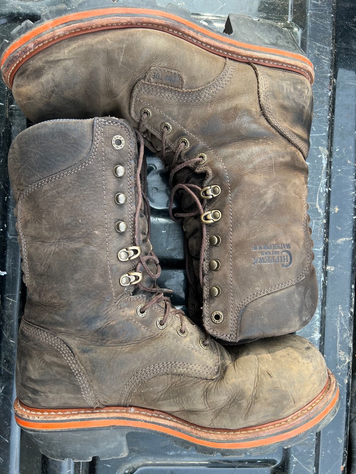 Photo by HensleyBrandon on January 2, 2024 of the Chippewa Thunderstruck 10" Logger in Brunette Waterproof Full Grain.