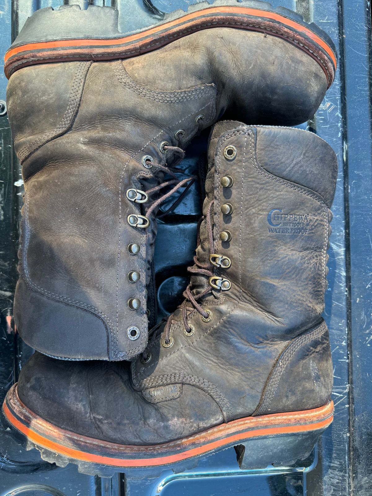 Photo by HensleyBrandon on February 5, 2024 of the Chippewa Thunderstruck 10" Logger in Brunette Waterproof Full Grain.