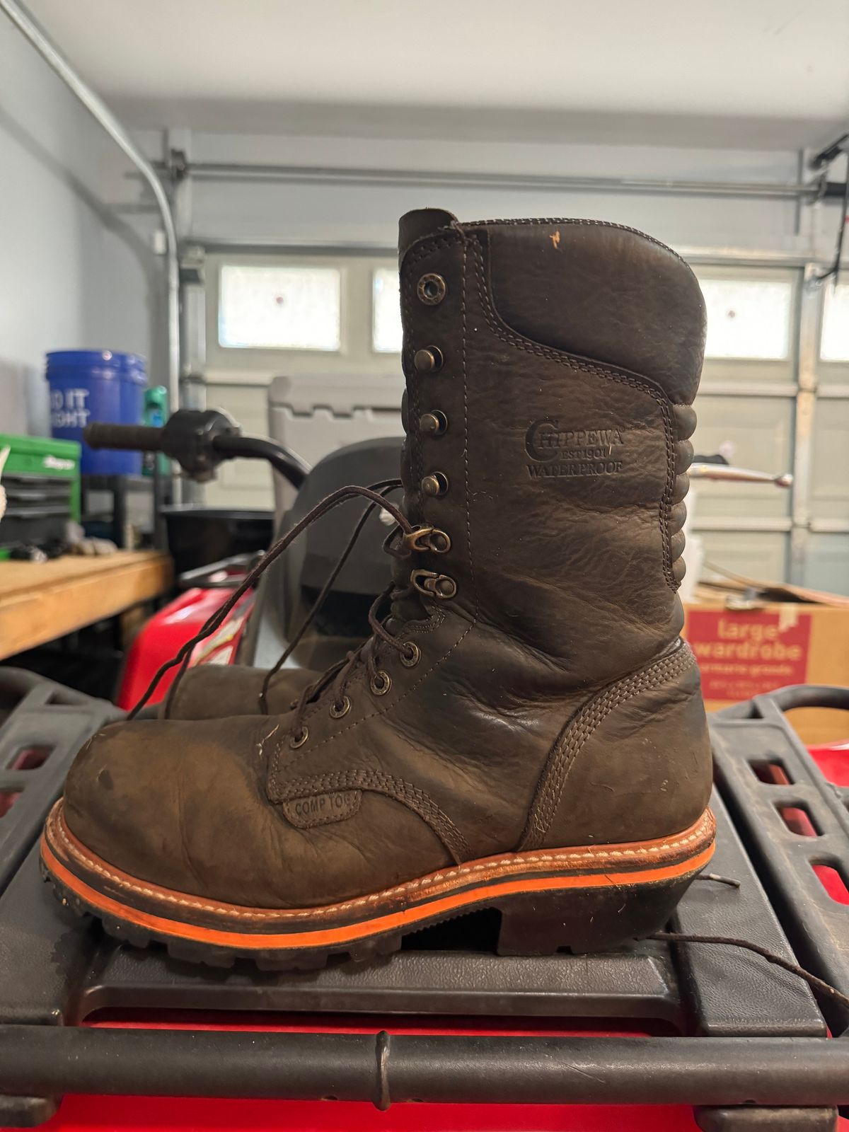 Photo by HensleyBrandon on March 4, 2024 of the Chippewa Thunderstruck 10" Logger in Brunette Waterproof Full Grain.