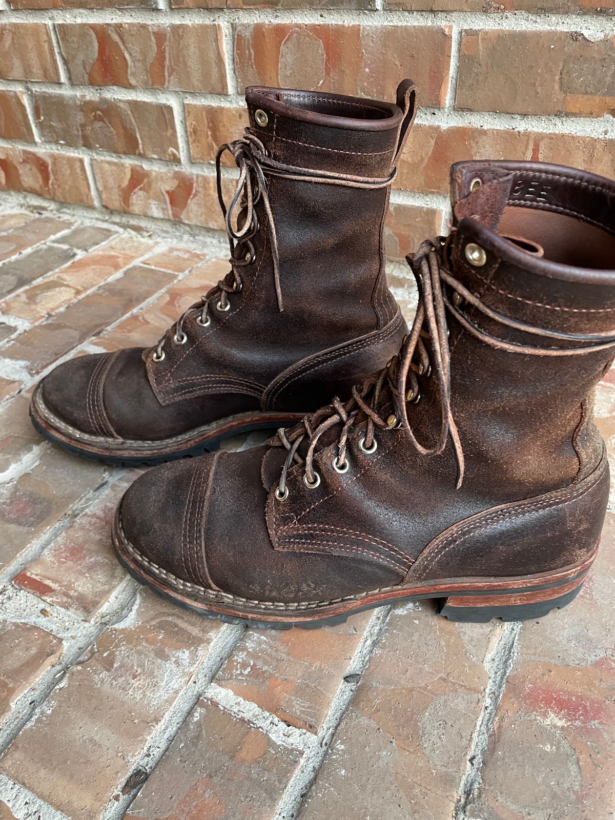 Photo by Greatlakes82 on September 1, 2023 of the Nicks Overlander in Horween Brown Waxed Flesh.