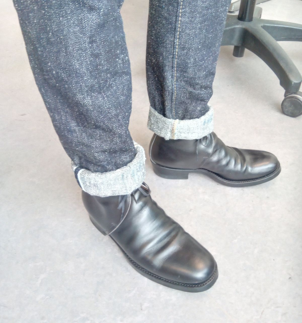 Photo by Balint on November 1, 2021 of the Clinch George Boots in Black French Kip Emboss.