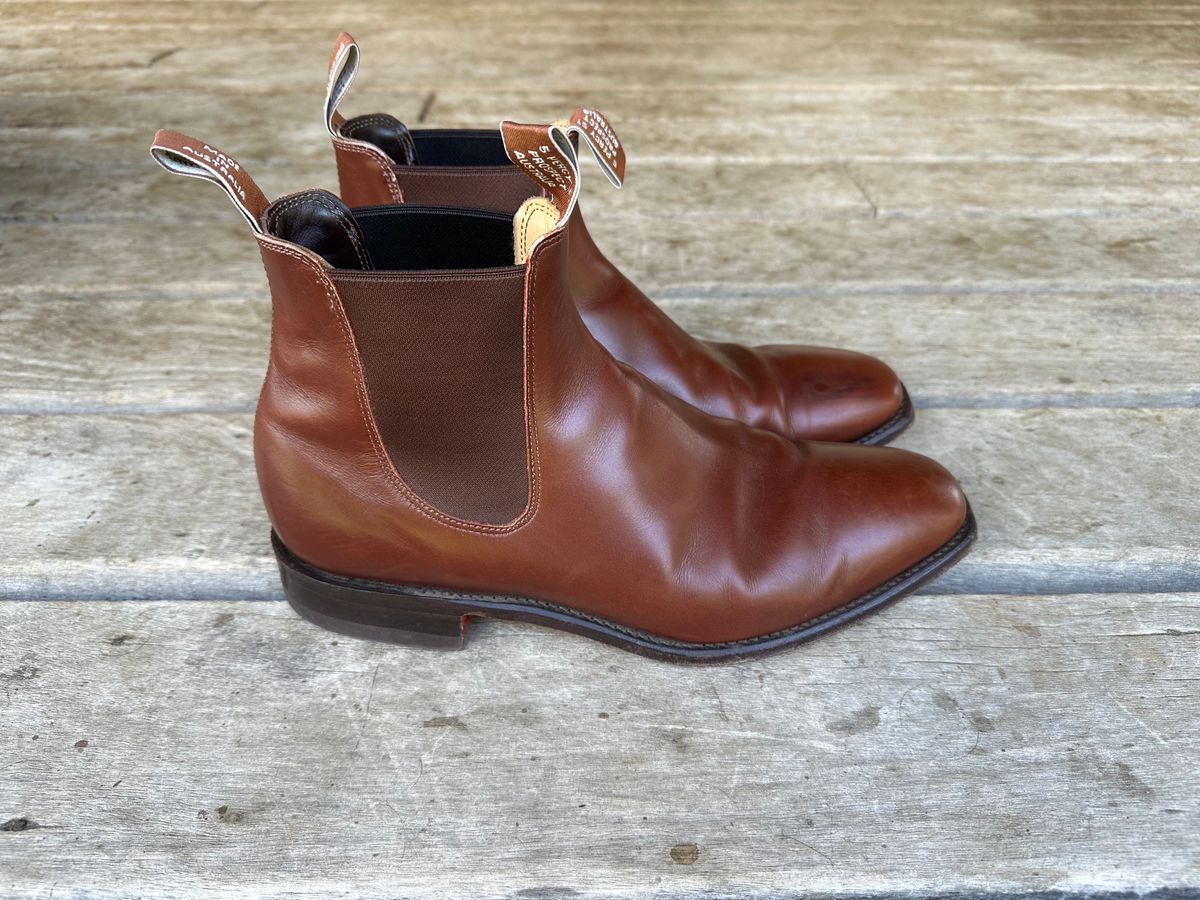 Photo by downunderthunder on December 5, 2022 of the R.M. Williams Signature Craftsman Boot in Dark Tan Veal Calf.