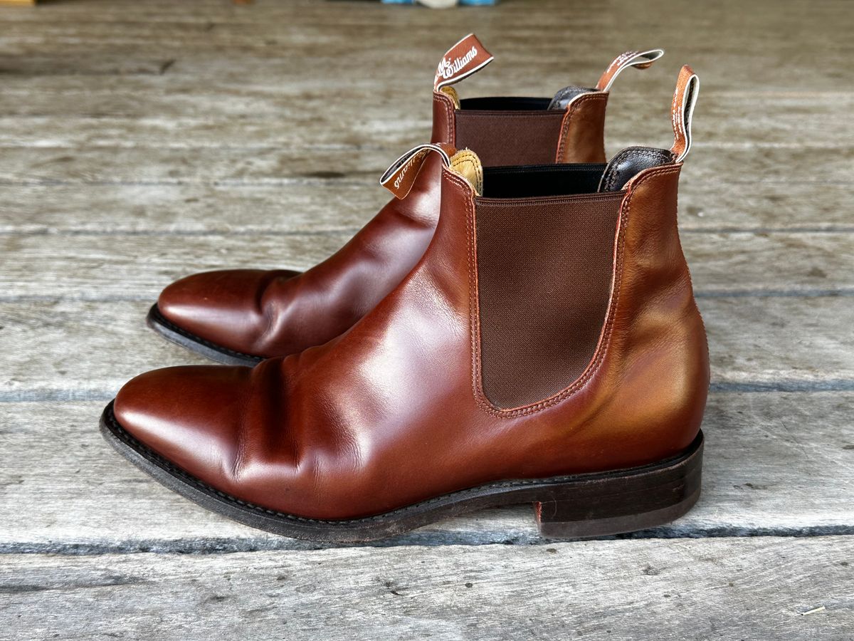 Photo by downunderthunder on January 1, 2023 of the R.M. Williams Signature Craftsman Boot in Dark Tan Veal Calf.