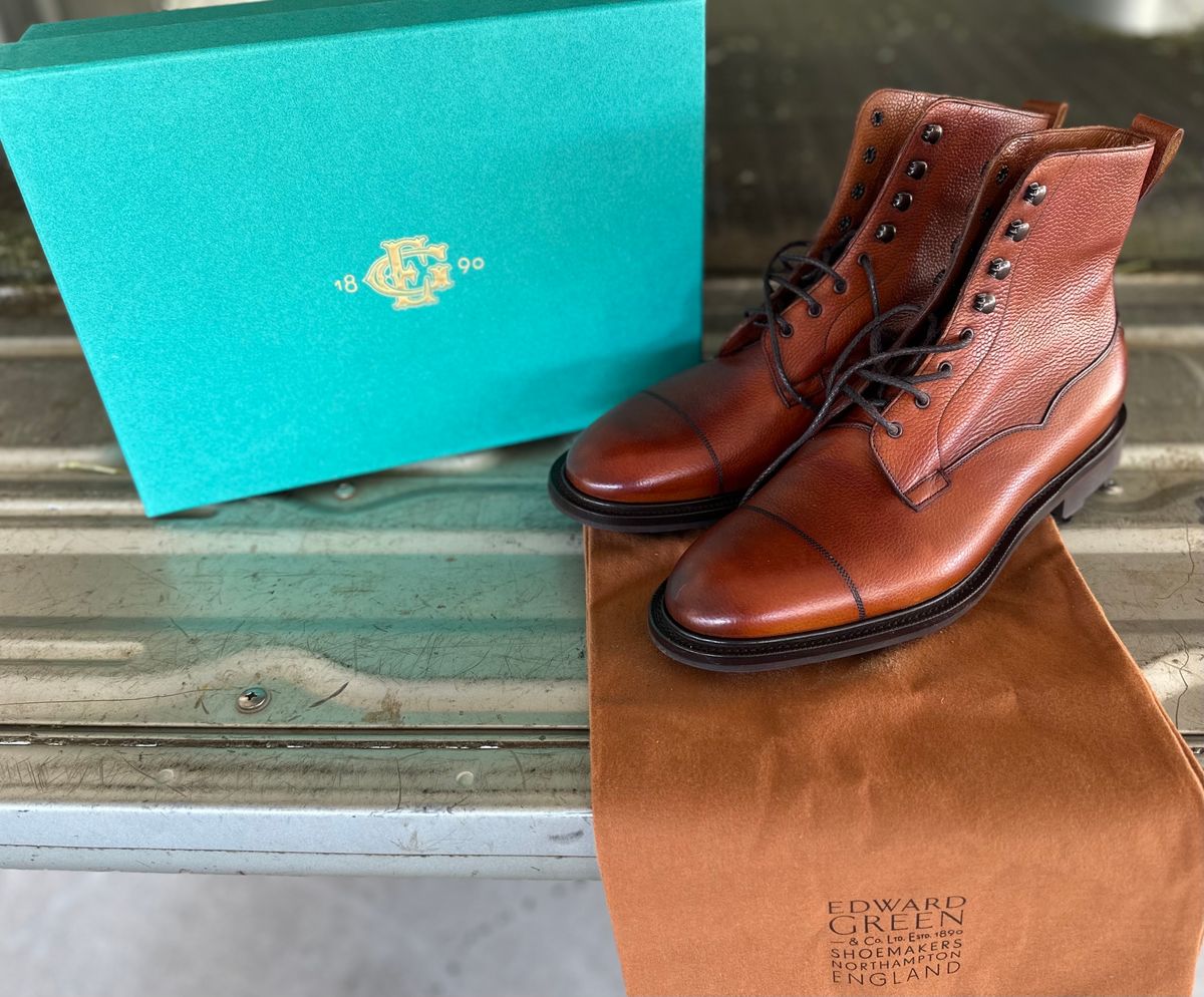 Photo by downunderthunder on October 1, 2023 of the Edward Green Galway in Rosewood Country Calf.