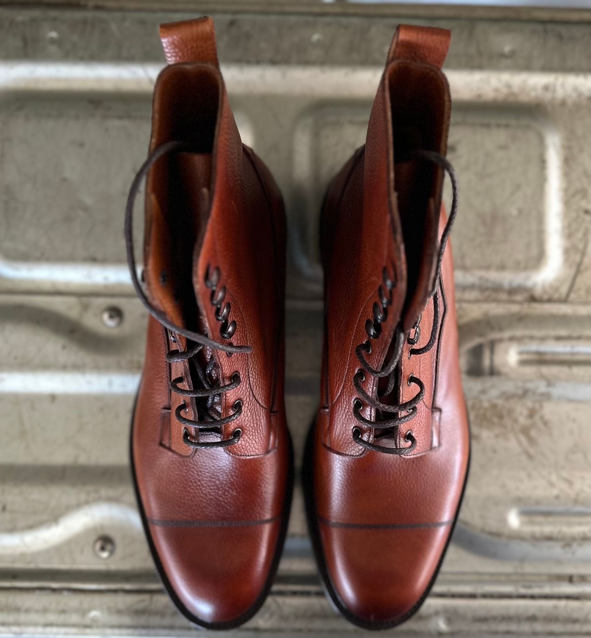 Photo by downunderthunder on October 1, 2023 of the Edward Green Galway in Rosewood Country Calf.