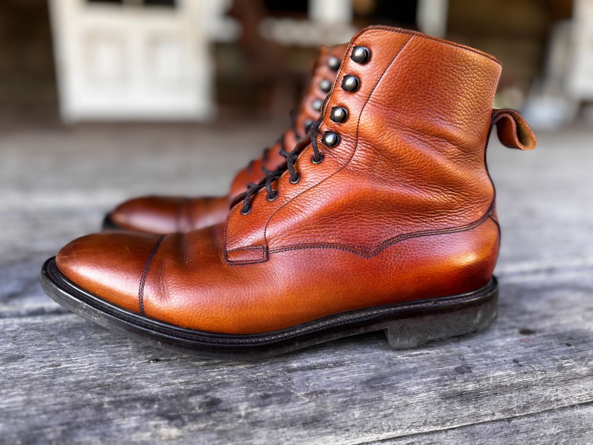Photo by downunderthunder on December 5, 2023 of the Edward Green Galway in Rosewood Country Calf.