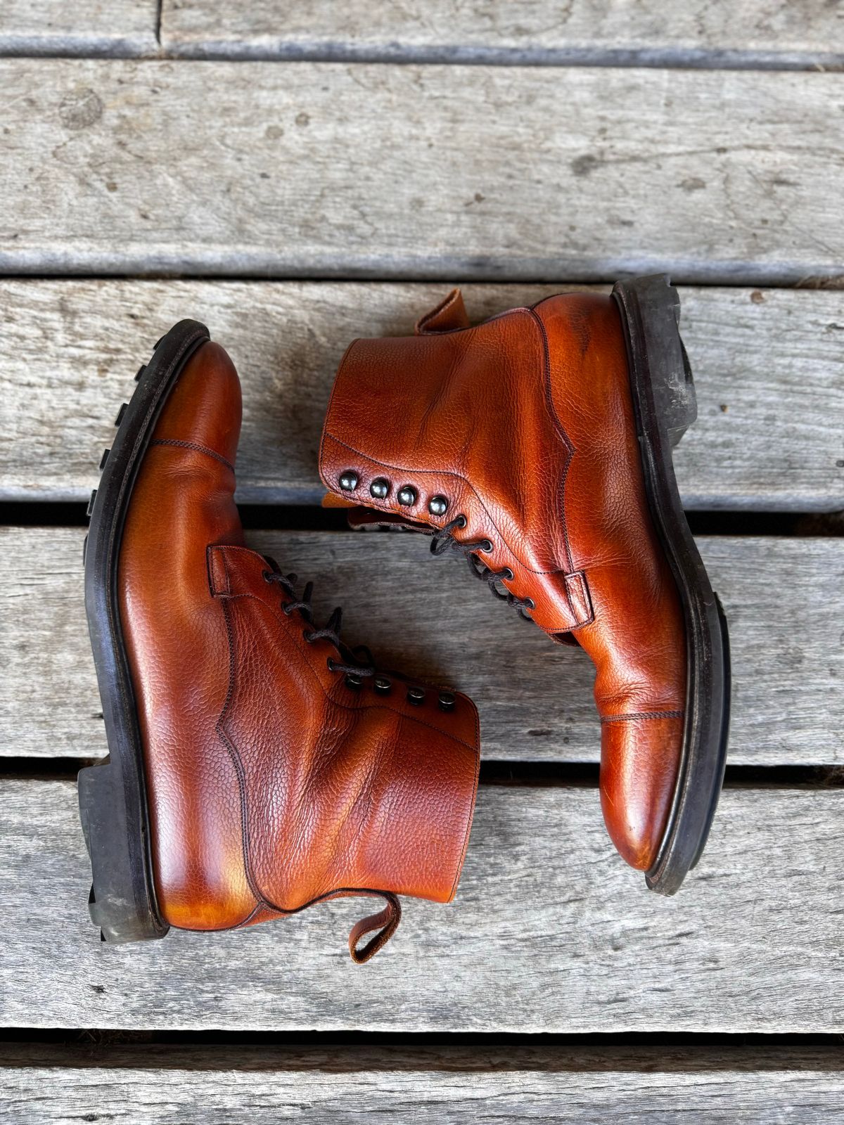 Photo by downunderthunder on December 5, 2023 of the Edward Green Galway in Rosewood Country Calf.