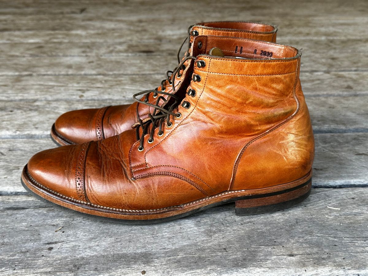 Photo by downunderthunder on January 1, 2023 of the Viberg Service Boot in Horween Natural Dublin.