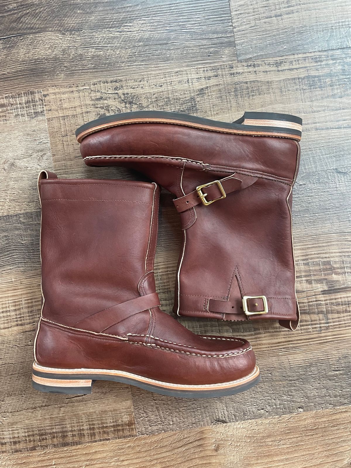 Photo by Lukeofboots on October 1, 2023 of the Russell Moccasin Co. Nochaway Cavalier in Red Maple Oil Tan.