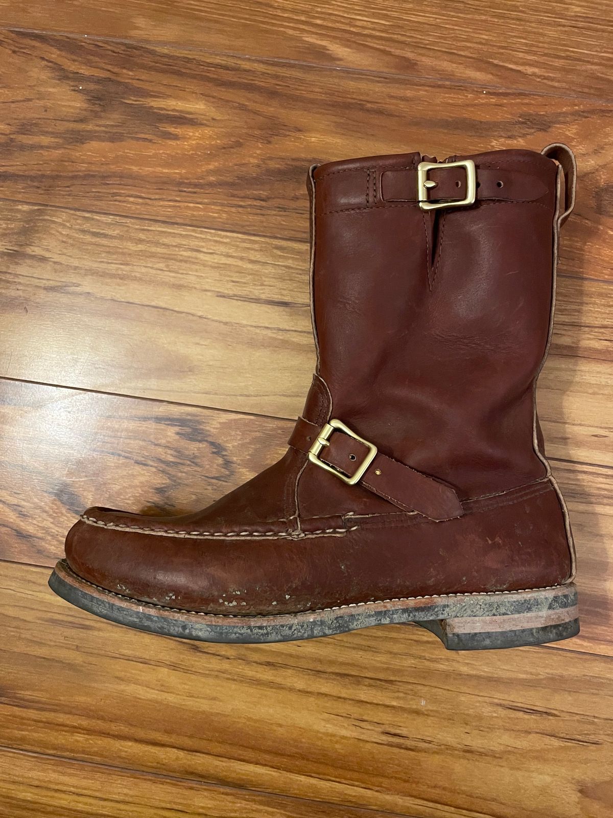 Photo by Lukeofboots on November 6, 2023 of the Russell Moccasin Co. Nochaway Cavalier in Red Maple Oil Tan.