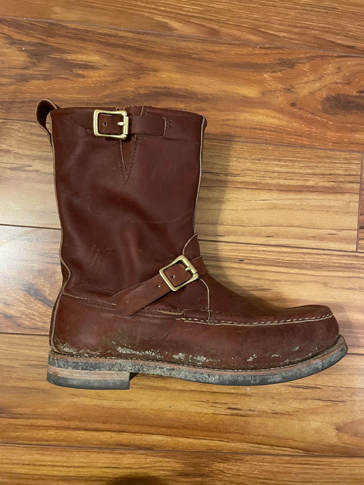 Photo by Lukeofboots on November 6, 2023 of the Russell Moccasin Co. Nochaway Cavalier in Red Maple Oil Tan.