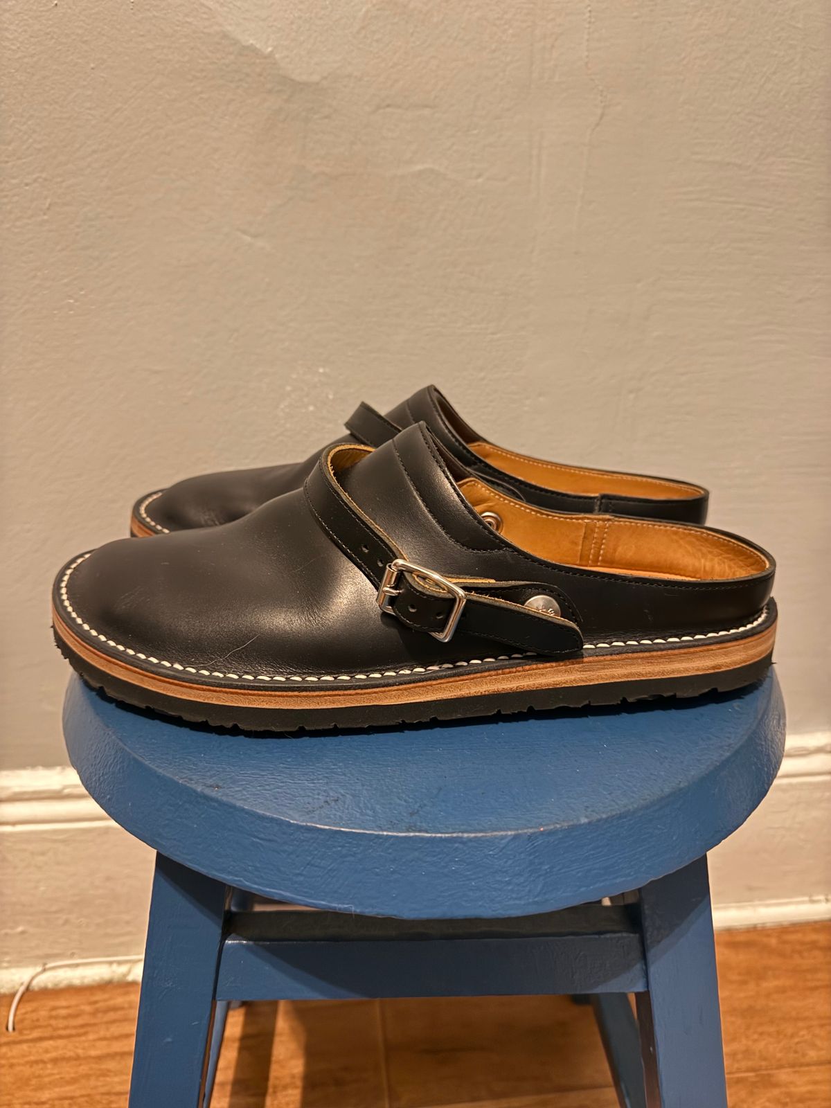 Photo by mister_stantastic on October 9, 2023 of the Zerrows Sabot Sandal in Horween Black Chromexcel.