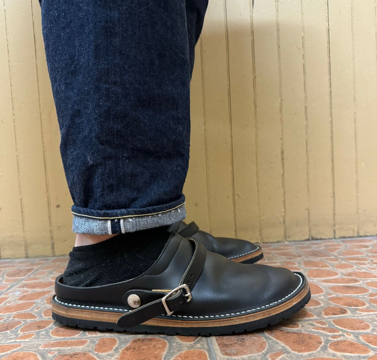 Photo by mister_stantastic on November 3, 2023 of the Zerrows Sabot Sandal in Horween Black Chromexcel.