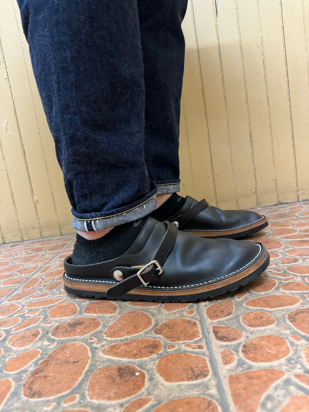 Photo by mister_stantastic on December 3, 2023 of the Zerrows Sabot Sandal in Horween Black Chromexcel.