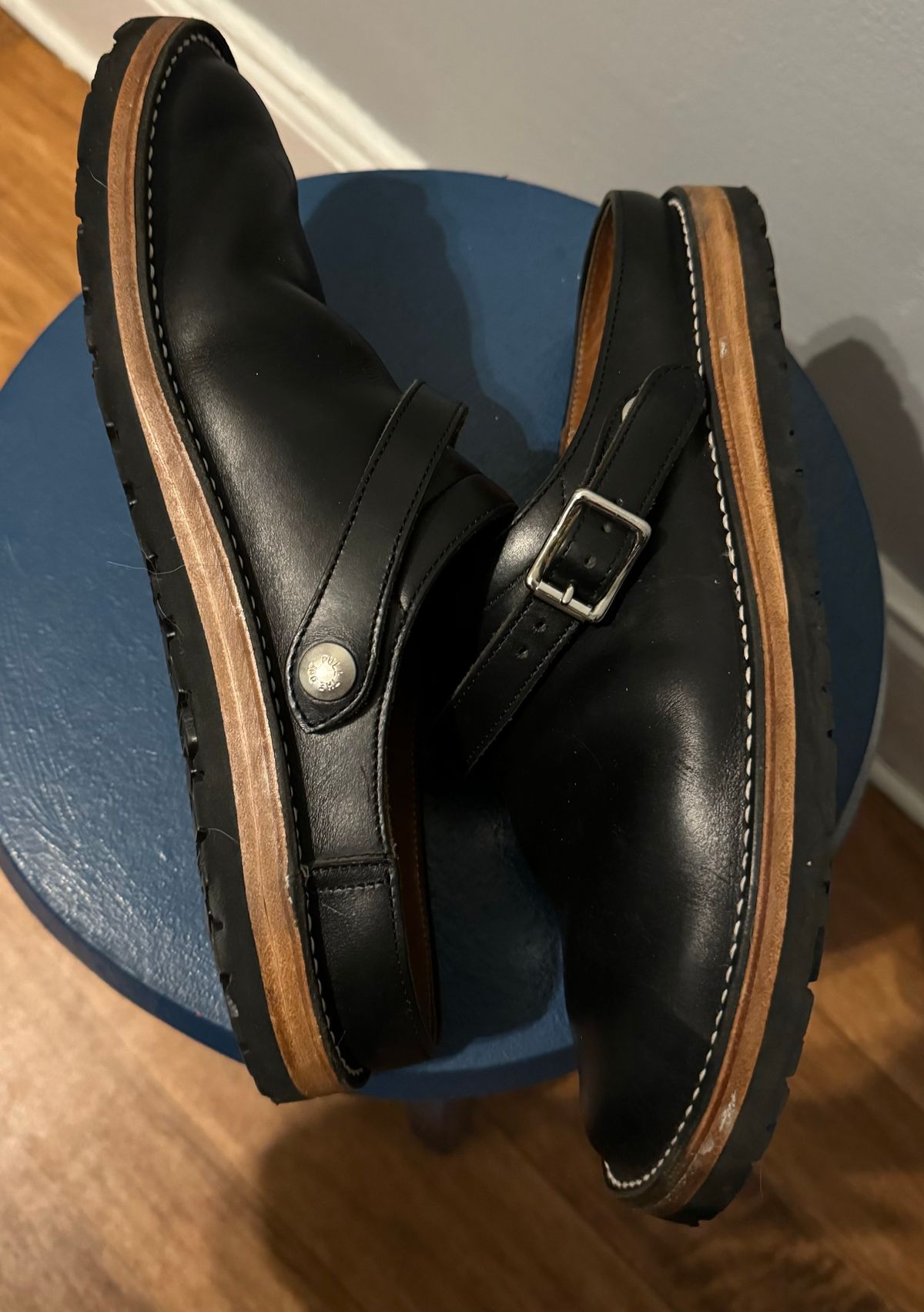 Photo by mister_stantastic on December 3, 2023 of the Zerrows Sabot Sandal in Horween Black Chromexcel.