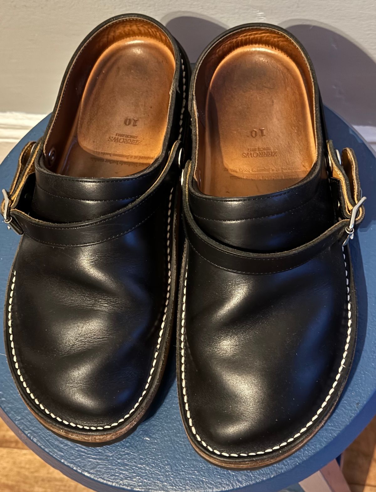 Photo by mister_stantastic on February 6, 2024 of the Zerrows Sabot Sandal in Horween Black Chromexcel.