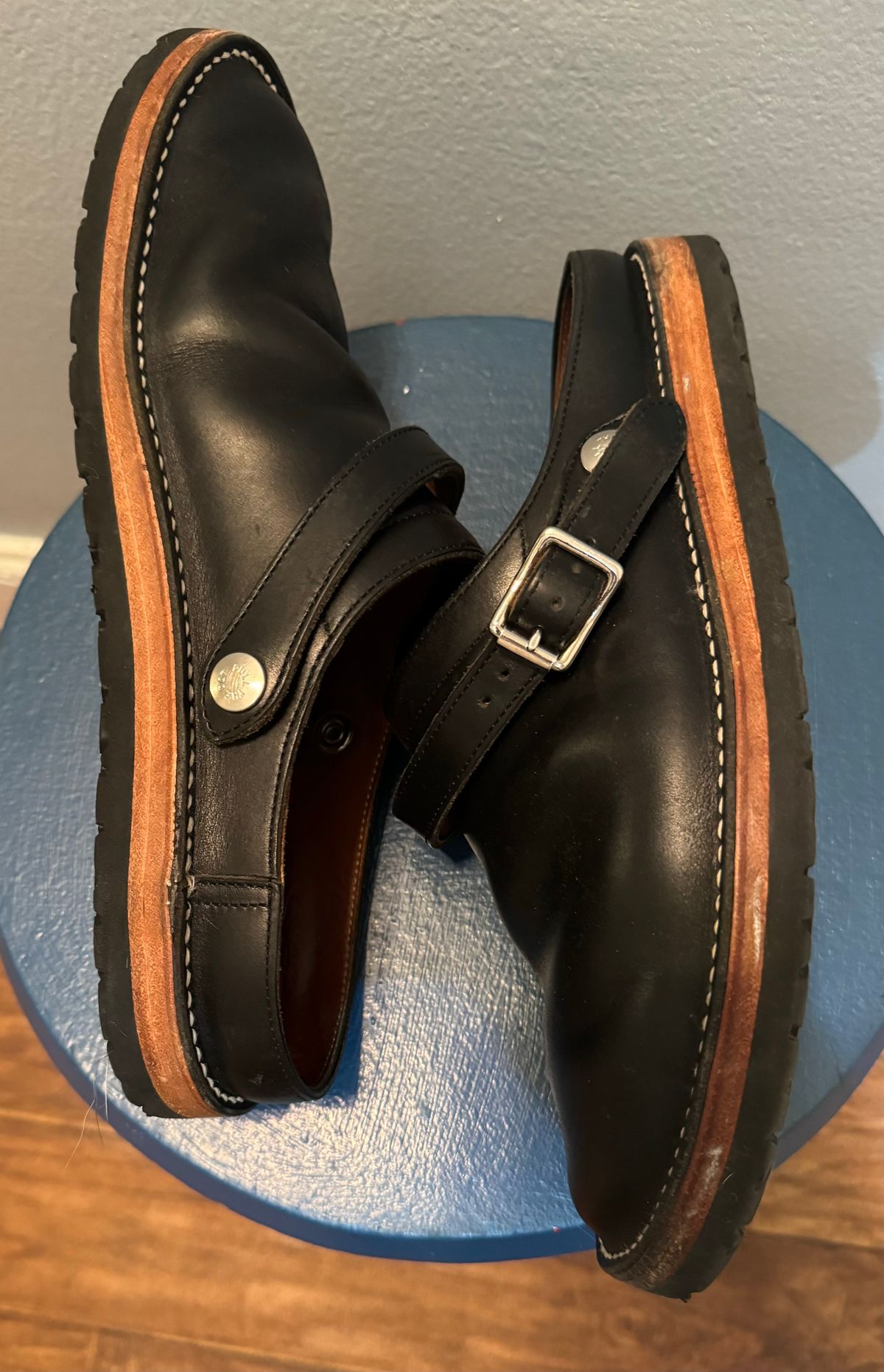Photo by mister_stantastic on March 5, 2024 of the Zerrows Sabot Sandal in Horween Black Chromexcel.