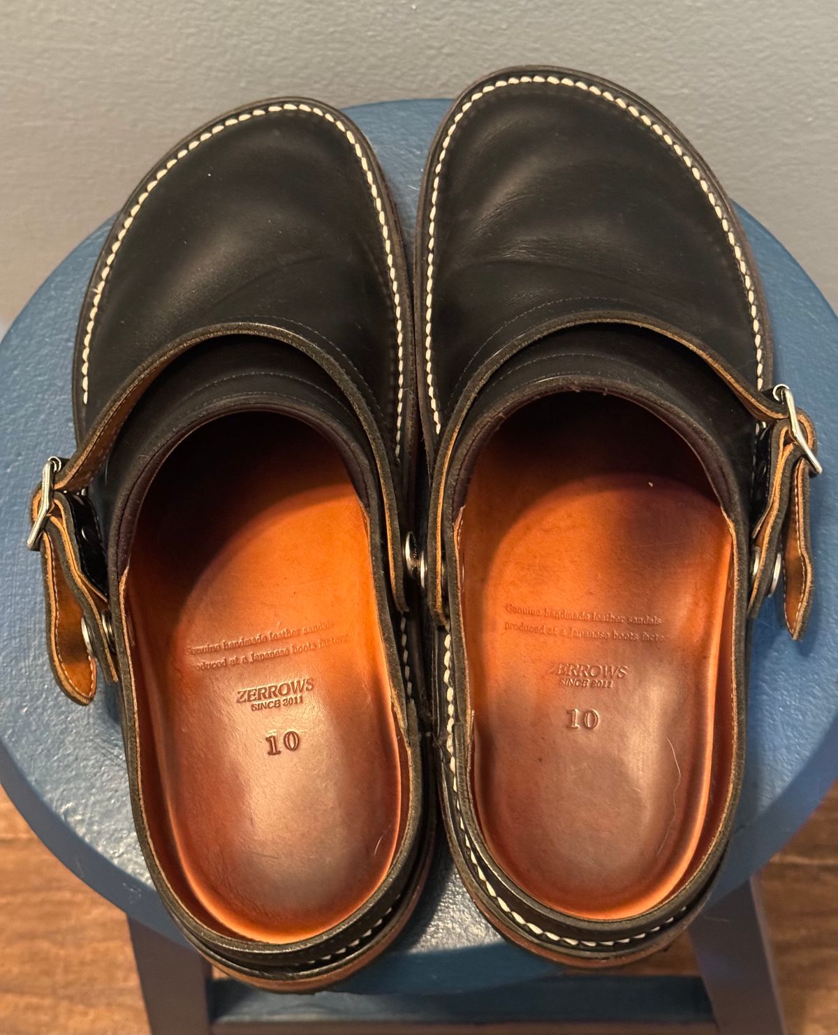 Photo by mister_stantastic on March 5, 2024 of the Zerrows Sabot Sandal in Horween Black Chromexcel.