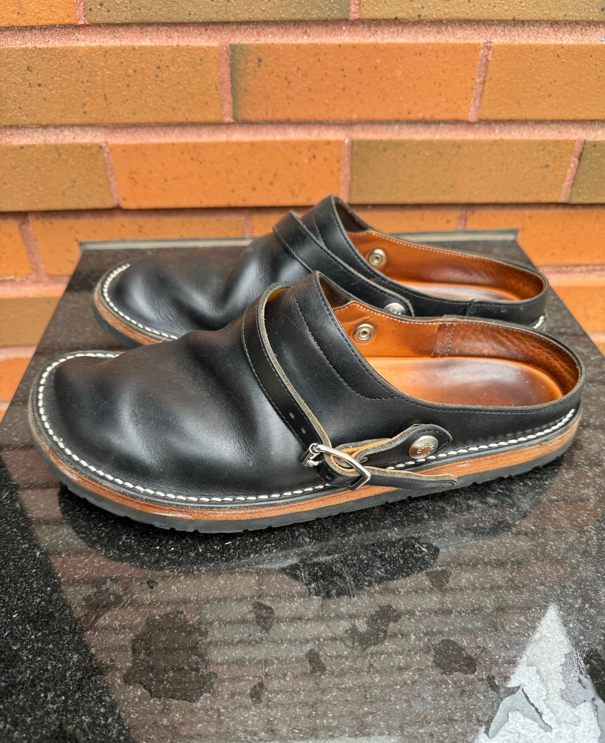 Photo by mister_stantastic on April 1, 2024 of the Zerrows Sabot Sandal in Horween Black Chromexcel.
