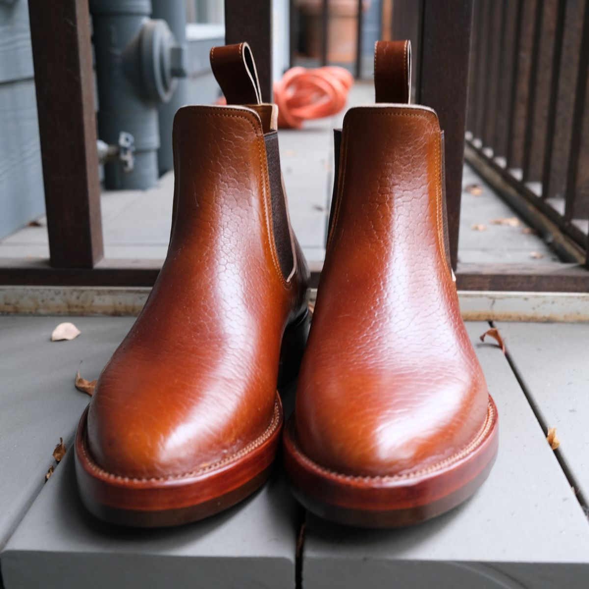 Photo by ath on November 1, 2022 of the Benzein The Seventh Chelsea Boot in Shinki Brown Oiled Horsebutt.