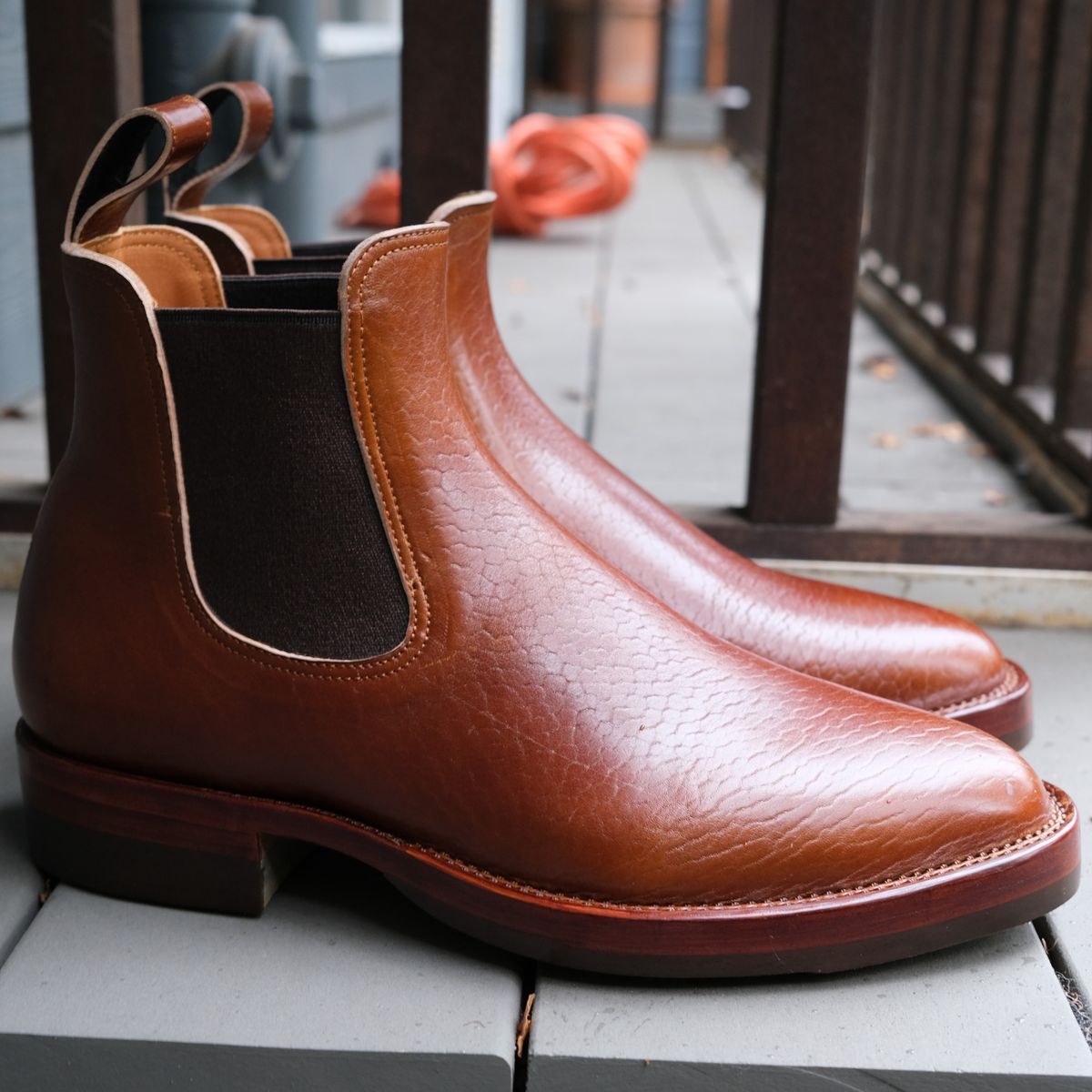 Photo by ath on November 1, 2022 of the Benzein The Seventh Chelsea Boot in Shinki Brown Oiled Horsebutt.