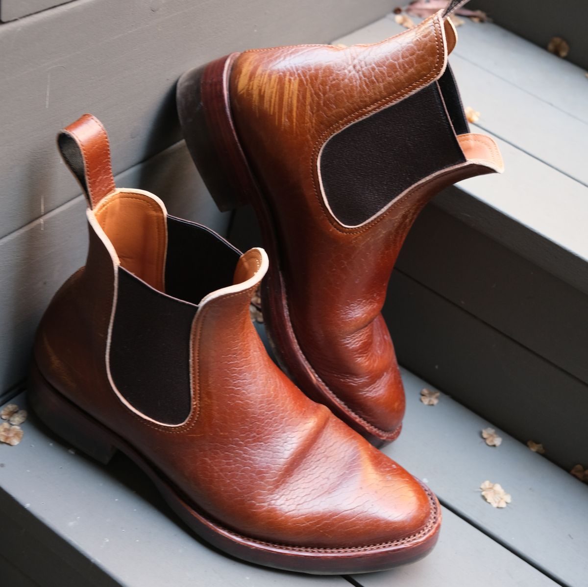 Photo by ath on December 2, 2022 of the Benzein The Seventh Chelsea Boot in Shinki Brown Oiled Horsebutt.