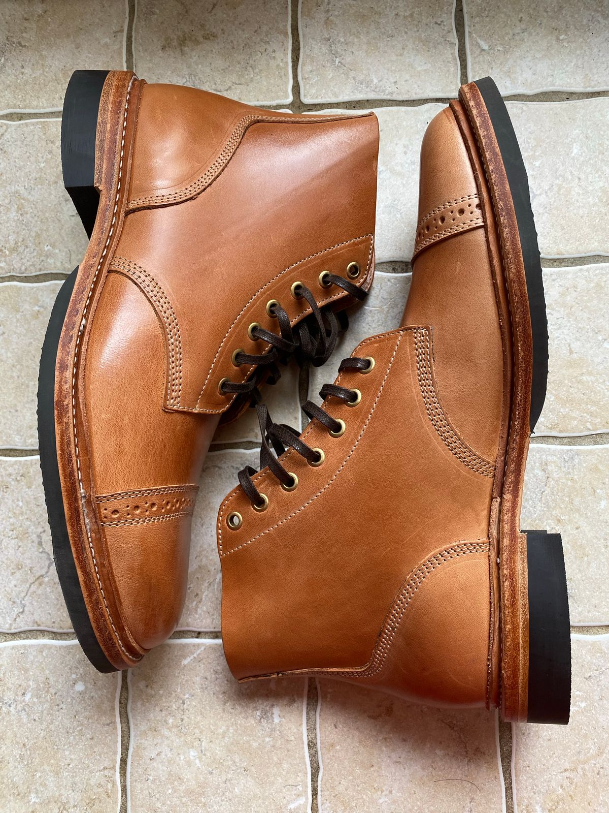 Photo by raw_indighoul on October 2, 2022 of the Oak Street Bootmakers Field Boot in Maryam Natural Horsebutt.