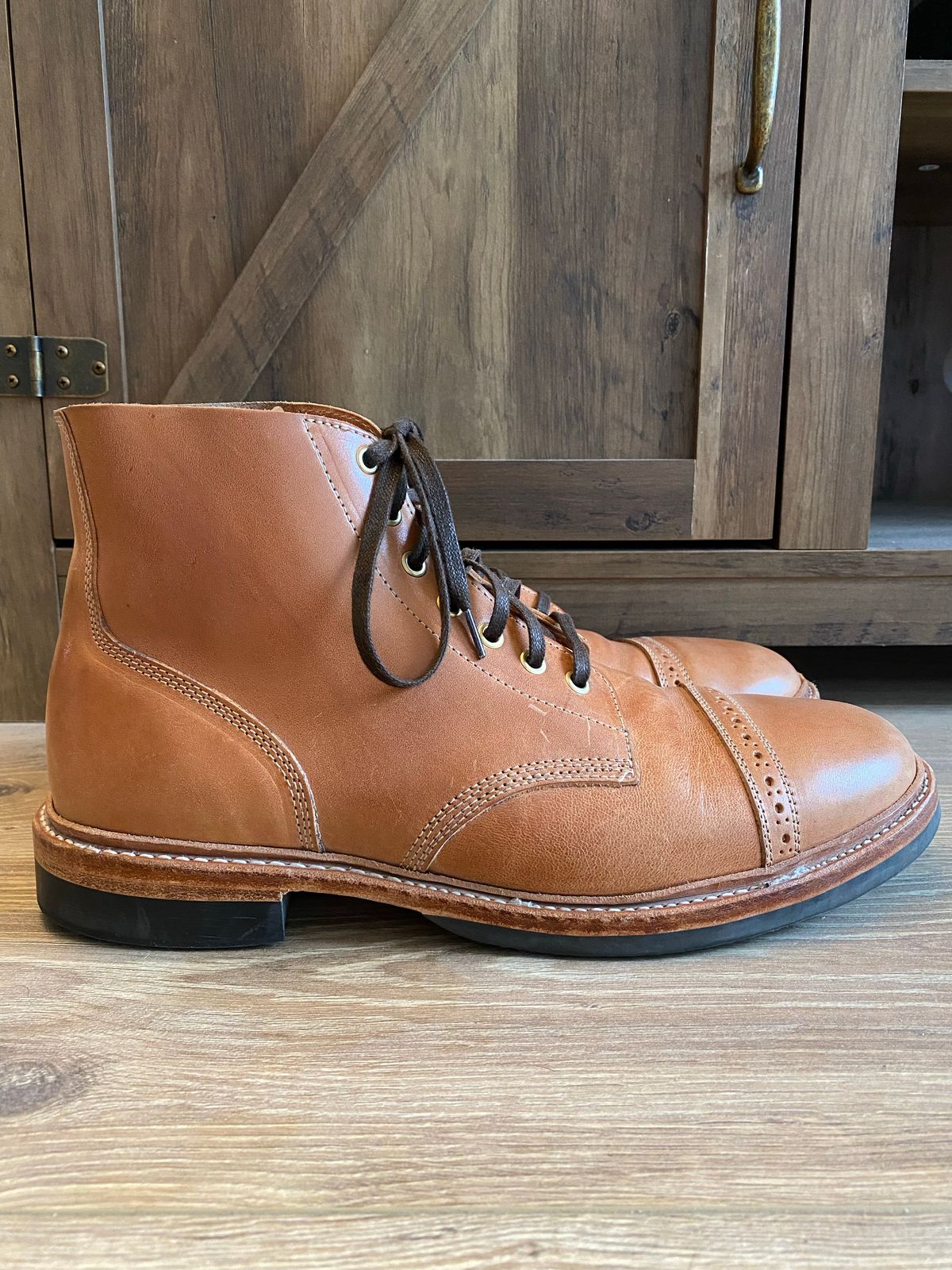 Photo by raw_indighoul on November 5, 2022 of the Oak Street Bootmakers Field Boot in Maryam Natural Horsebutt.