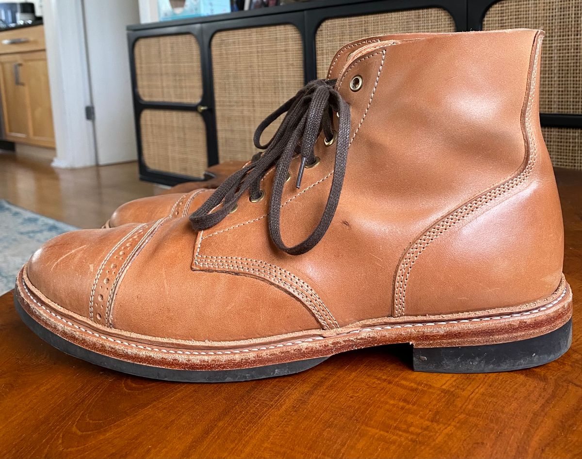 Photo by raw_indighoul on December 5, 2022 of the Oak Street Bootmakers Field Boot in Maryam Natural Horsebutt.