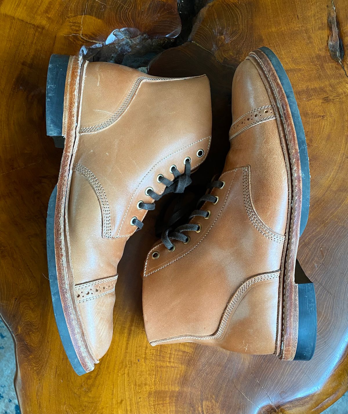 Photo by raw_indighoul on December 5, 2022 of the Oak Street Bootmakers Field Boot in Maryam Natural Horsebutt.