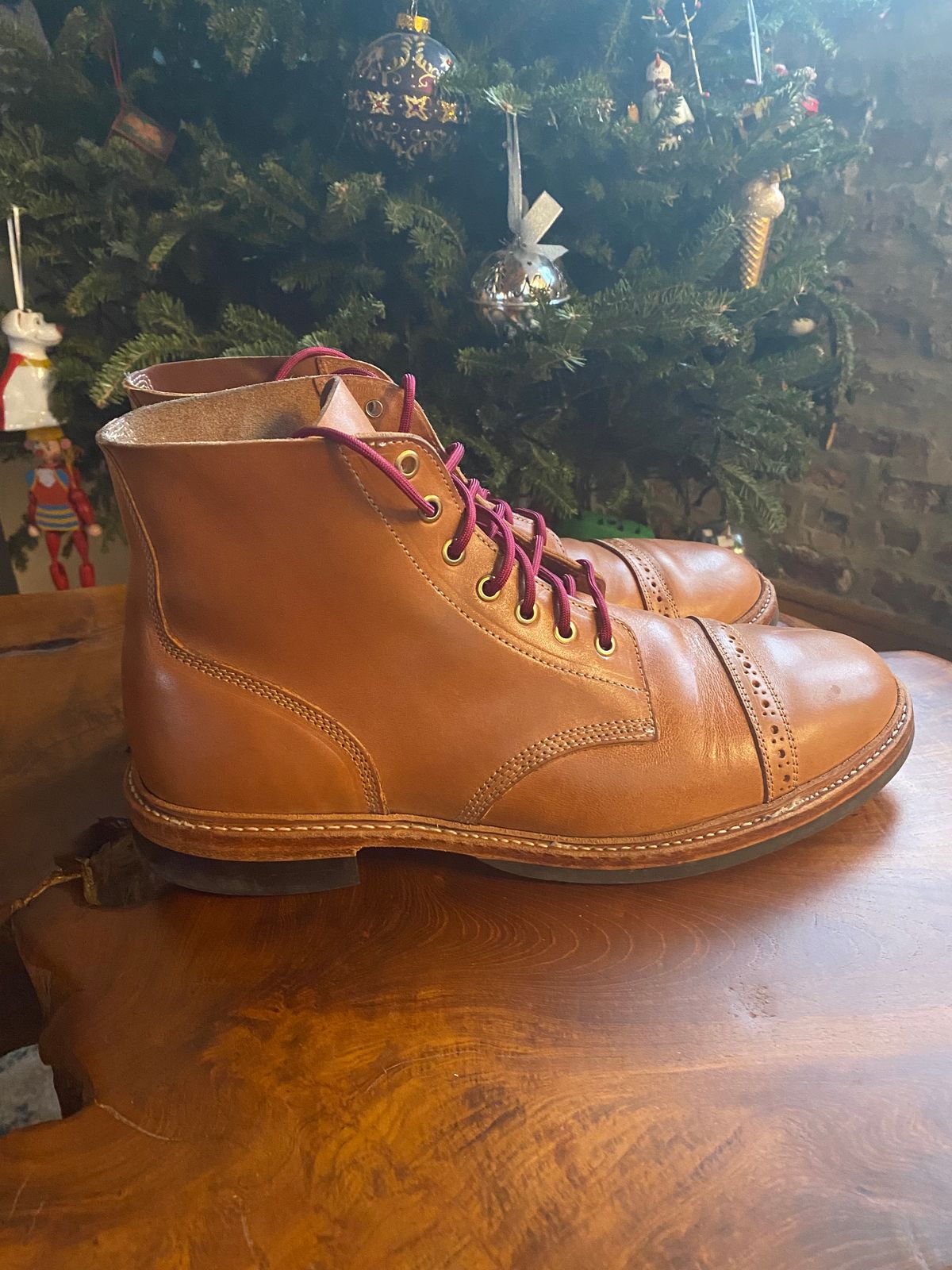 Photo by raw_indighoul on January 5, 2023 of the Oak Street Bootmakers Field Boot in Maryam Natural Horsebutt.