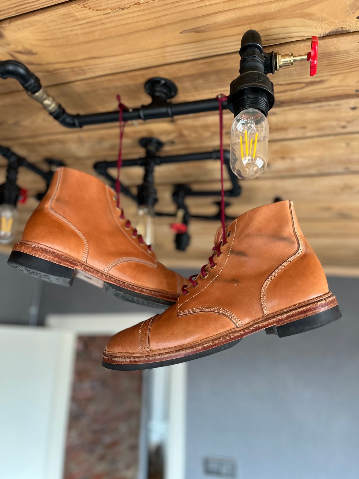 Photo by raw_indighoul on April 5, 2023 of the Oak Street Bootmakers Field Boot in Maryam Natural Horsebutt.