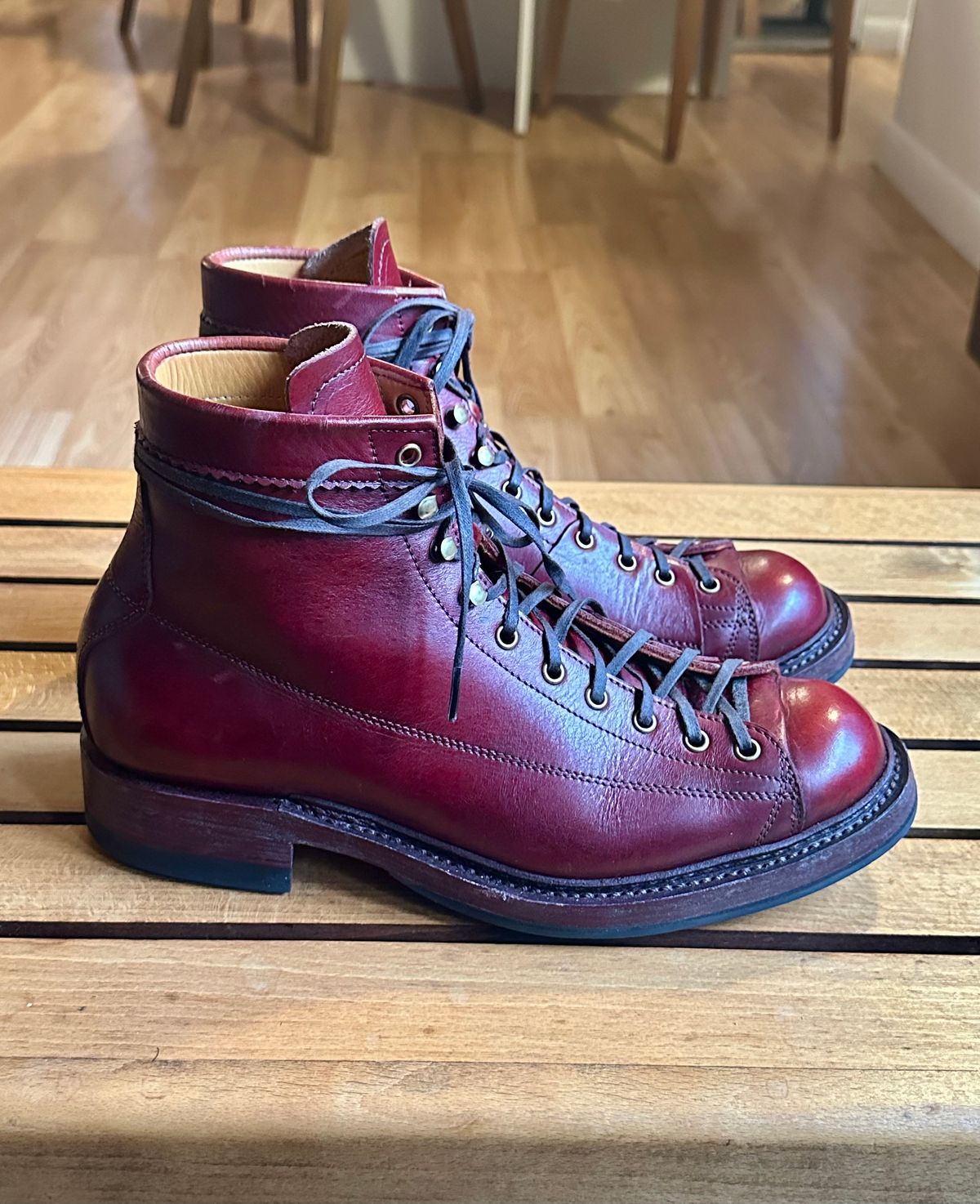 Photo by old_walrus on December 5, 2024 of the Sagara Cordmaster in Indonesian Oil Tanned Merlot.