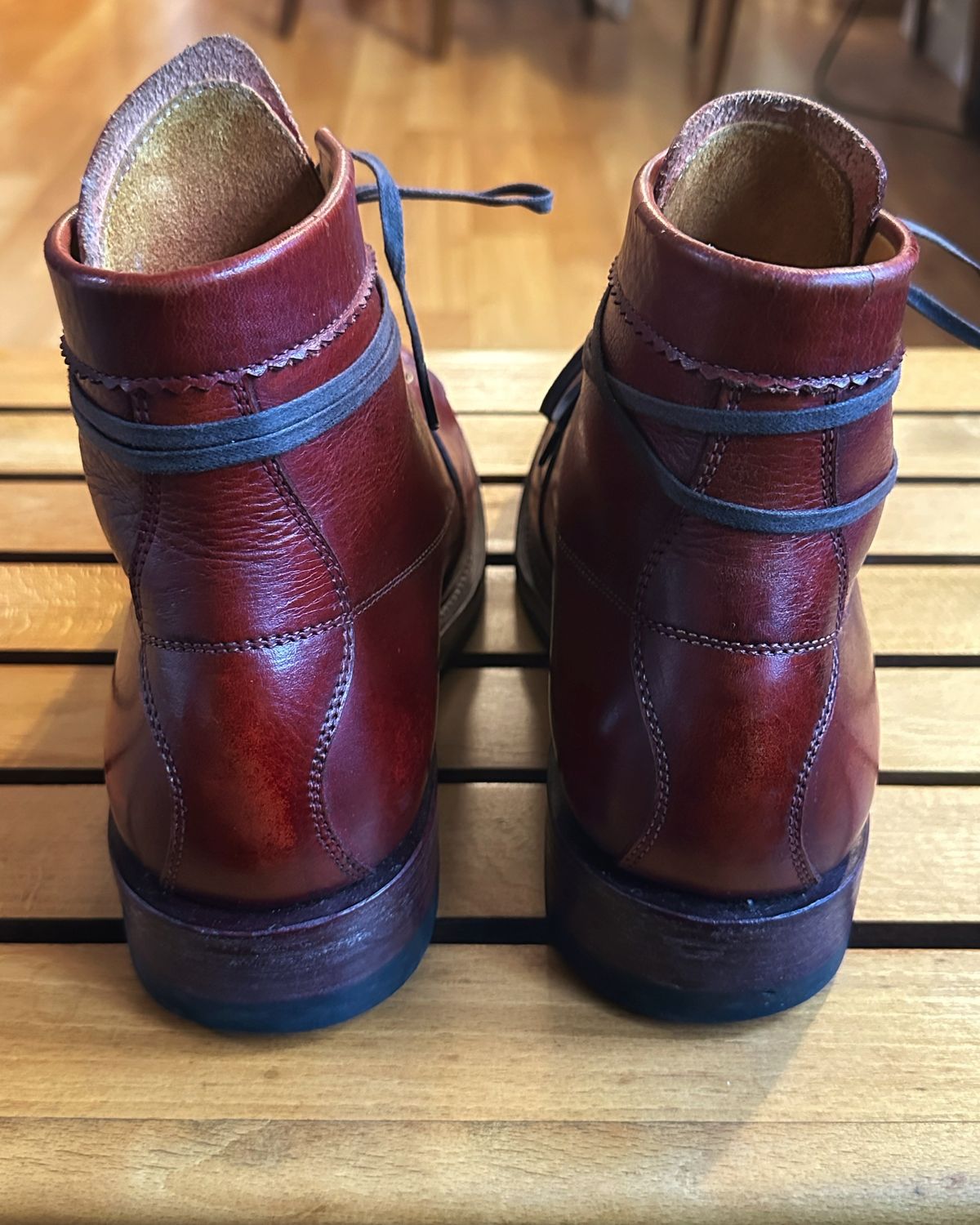 Photo by old_walrus on March 5, 2025 of the Sagara Cordmaster in Indonesian Oil Tanned Merlot.