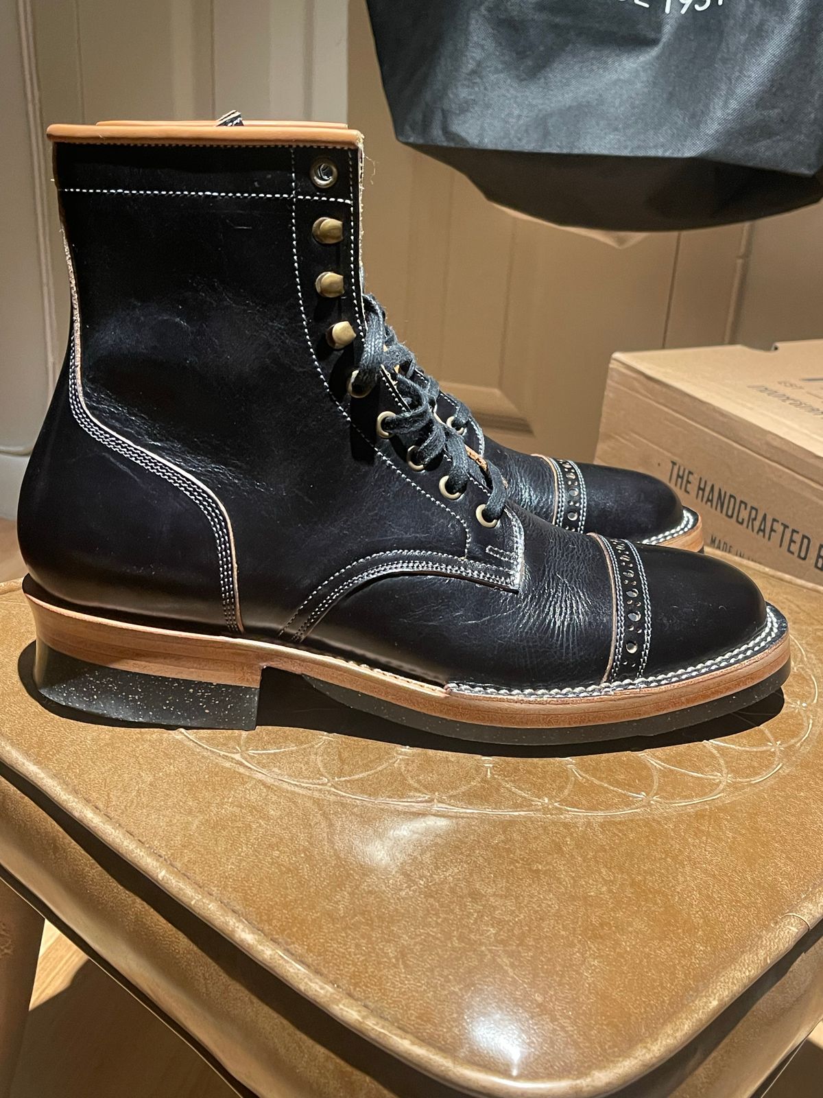 Photo by old_walrus on October 1, 2022 of the Monroe 19927 in Malayan Black Hand-Dyed Natural Veg Tan.