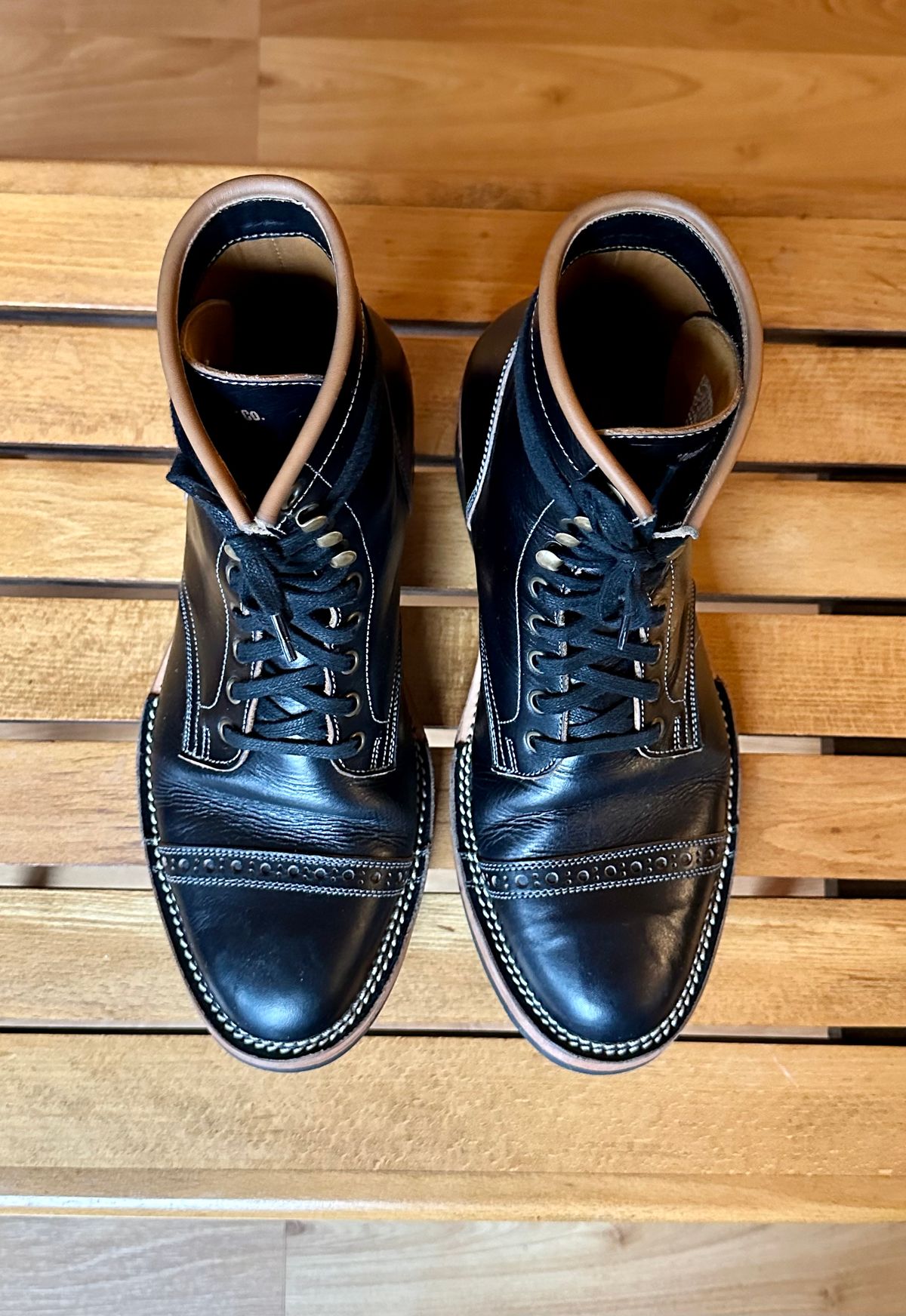 Photo by old_walrus on December 3, 2022 of the Monroe 19927 in Malayan Black Hand-Dyed Natural Veg Tan.