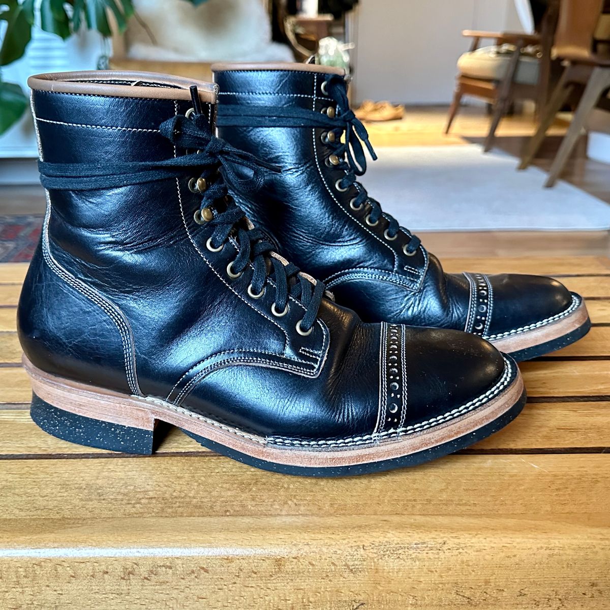 Photo by old_walrus on December 3, 2022 of the Monroe 19927 in Malayan Black Hand-Dyed Natural Veg Tan.