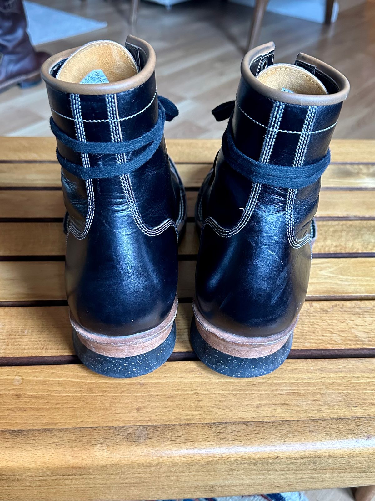 Photo by old_walrus on February 2, 2023 of the Monroe 19927 in Malayan Black Hand-Dyed Natural Veg Tan.