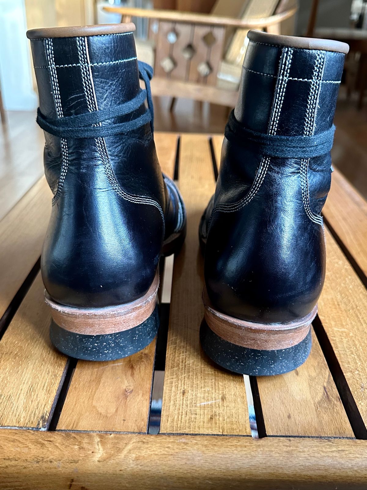 Photo by old_walrus on April 4, 2023 of the Monroe 19927 in Malayan Black Hand-Dyed Natural Veg Tan.