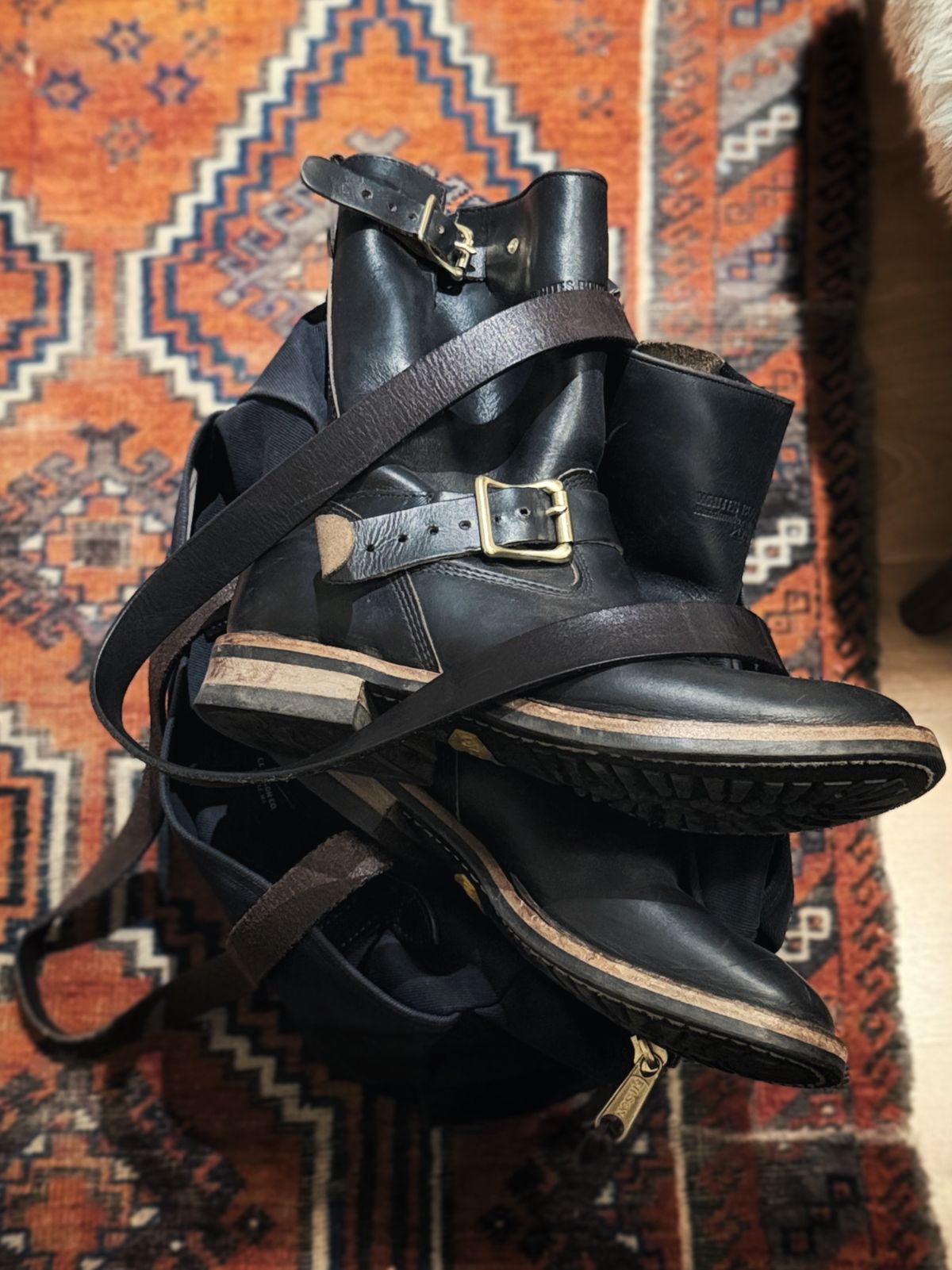 Photo by old_walrus on October 28, 2025 of the White's Max Schaaf 4Q x White's Engineer in Horween Black Chromexcel.