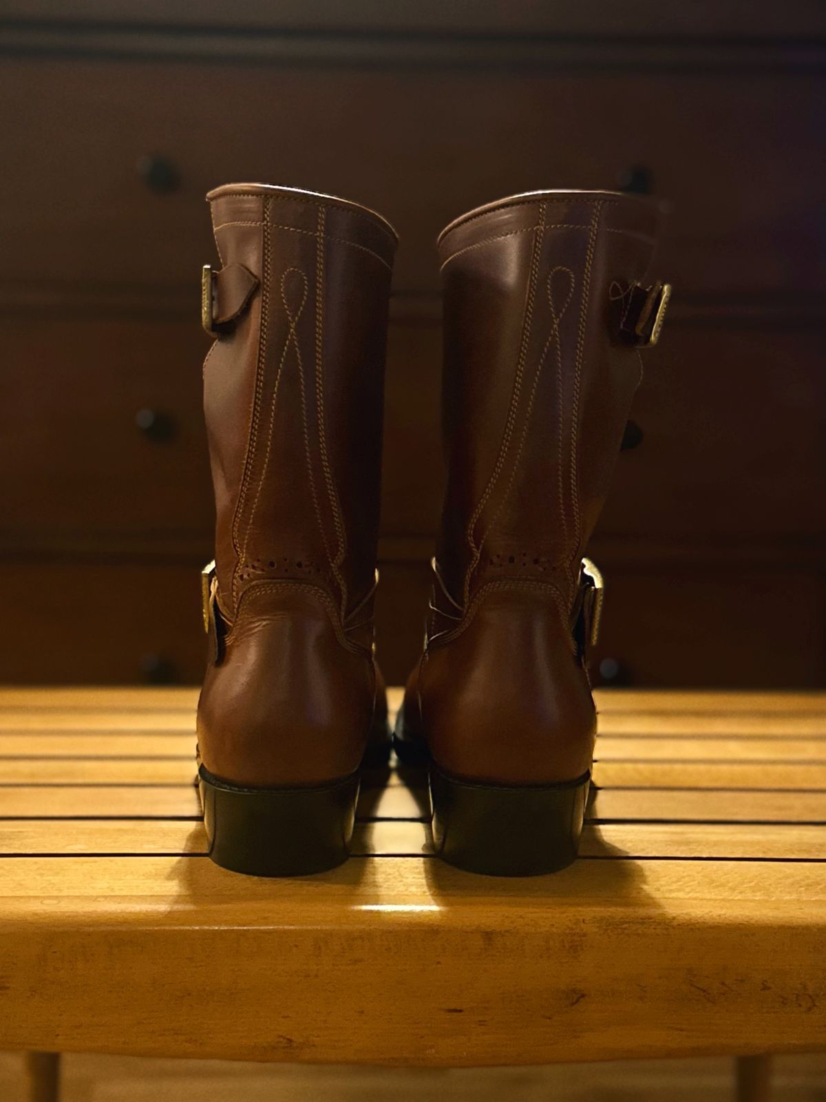 Photo by old_walrus on October 1, 2025 of the Fortis Boots Yudistira in Indonesian Red Brown Pull Up.