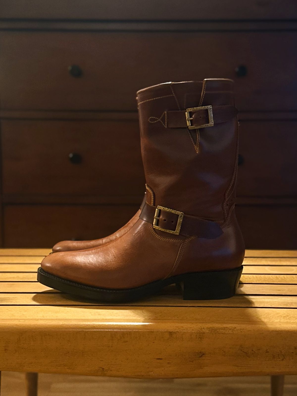 Photo by old_walrus on October 1, 2025 of the Fortis Boots Yudistira in Indonesian Red Brown Pull Up.