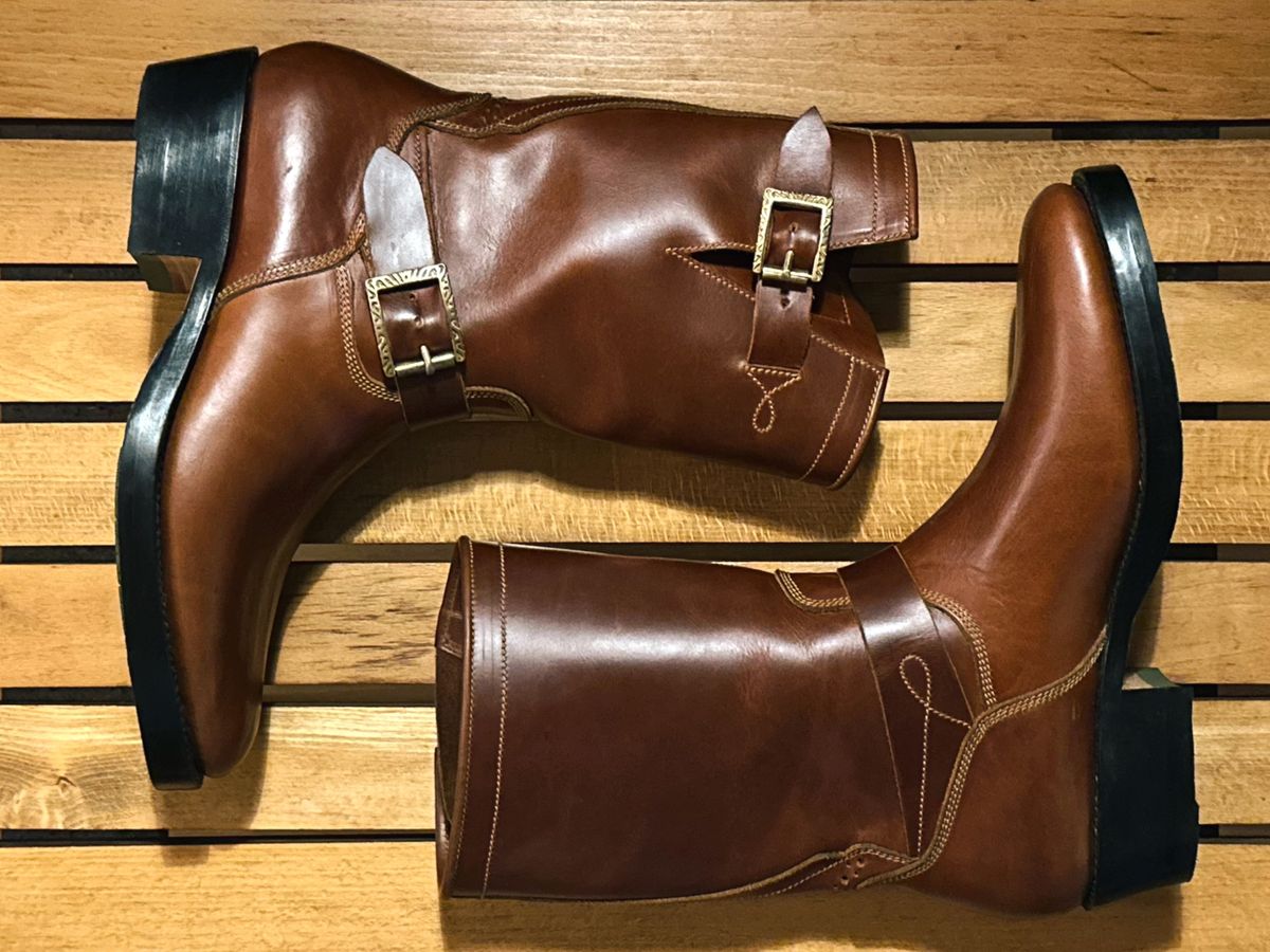 Photo by old_walrus on October 1, 2025 of the Fortis Boots Yudistira in Indonesian Red Brown Pull Up.