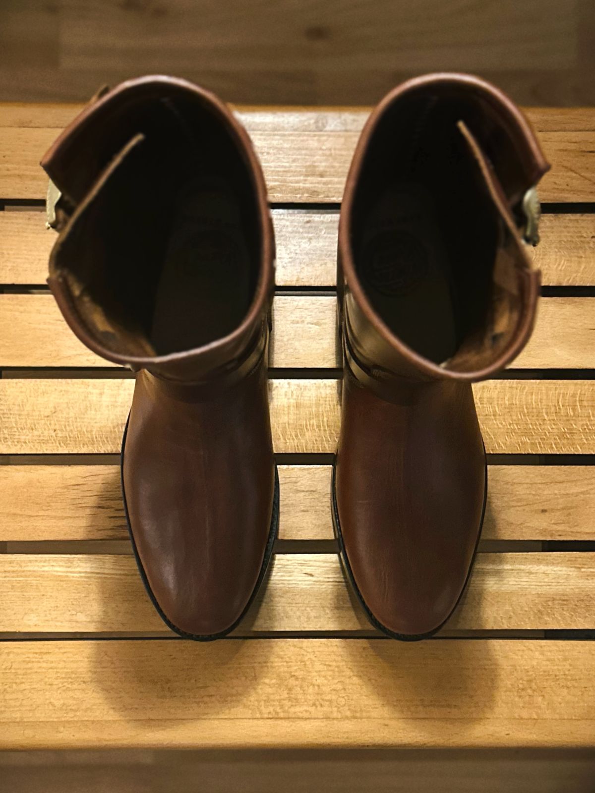 Photo by old_walrus on October 1, 2025 of the Fortis Boots Yudistira in Indonesian Red Brown Pull Up.