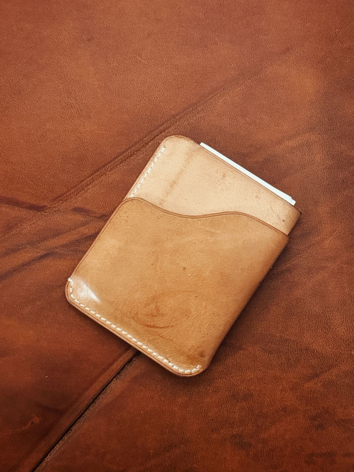 Photo by old_walrus on December 6, 2025 of the Dreadnought Leather Works Shortland wallet in Horween Natural Double Shoulder - Unkonwn Type.
