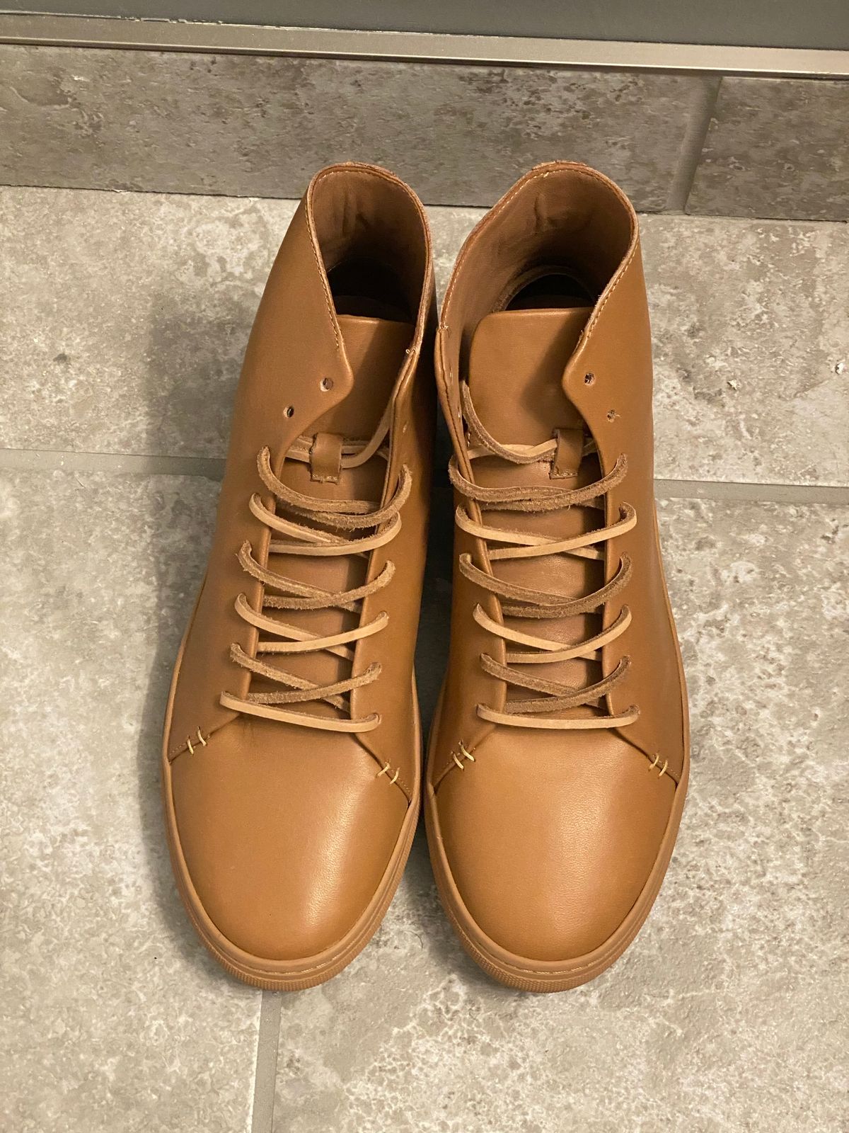 Photo by blytle on October 1, 2022 of the Thursday Premier High Top in Natural Vachetta.